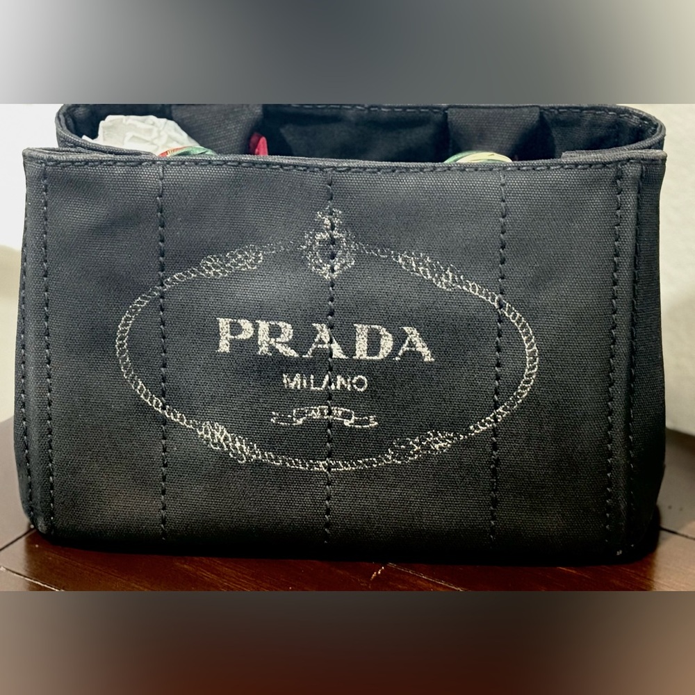 PRADA Canapa - Picture 2 of 9